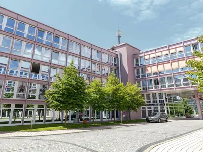 Kreillerstraße metro — offices nearby
